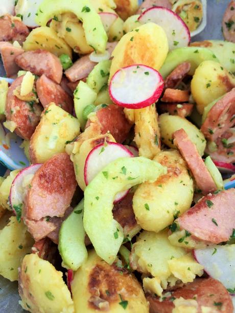 Währschaft und gut: Sommersalate mit Kartoffeln und Wurst
