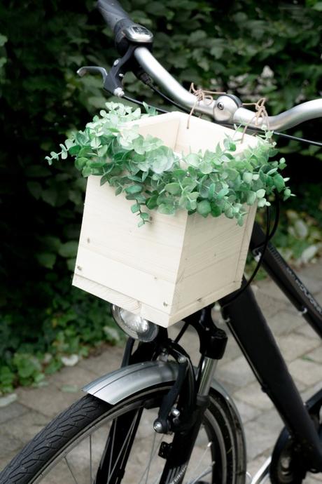 DIY Fahrradkorb mit Holz & Pflanzen + Workshop