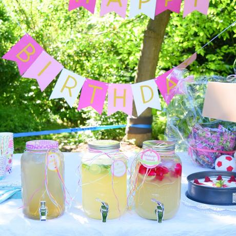Geburtstag im Garten - Rezept für selbstgemachte Limonade