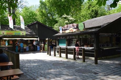 14_Restaurant-Burgeralm-Tierpark-Hellabrunn-Zoo-Muenchen