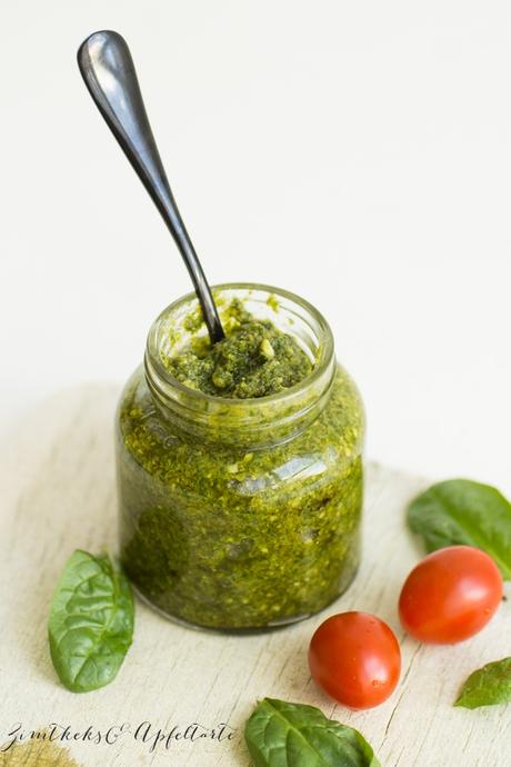 Grüne Sauce Pesto  und ’ne Stulle Caprese