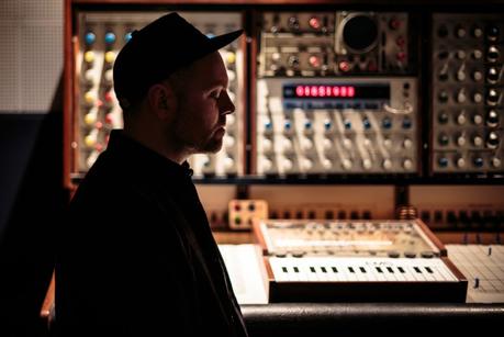 Heute erscheint überraschend die neue DJ Shadow EP #TheMountainHasFallen feat. NAS, Danny Brown & Steven Price (full stream) // + Deutschland Live-Termine