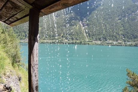 13_Wanderung-Wasserfall-Schutzdach-Achensee-Tirol-Oesterreich