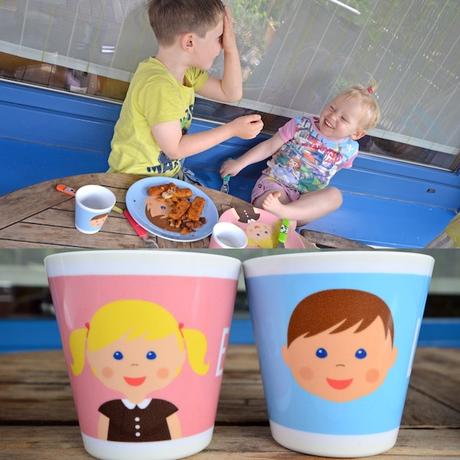Littleli® – Kindergeschirr mit eigenem Namen und Bild Littleli® – Kindergeschirr mit eigenem Namen und Bild