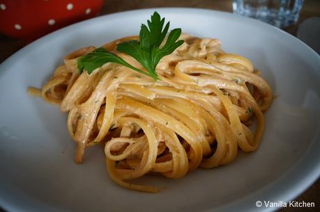 Pesto mit Ricotta und Walnüssen (Pesto alla siciliana)