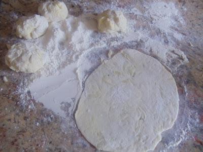 HEFE- KARTOFFELFLADENBROT HEFE- KARTOFFELFLADENBROT