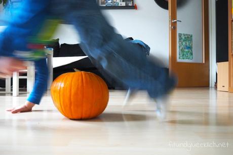 Kinder in Bewegung – Herbstspaß mit Kürbis Kinder in Bewegung – Herbstspaß mit Kürbis