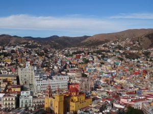 Panoramablick über die mexikanische Stadt Guanajuato (© Lena Bareiß)
