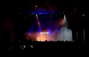 Das New Fall Festival in Düsseldorf entzückt durch Vielfalt Alice Merton im Robert-Schuhmann-Saal