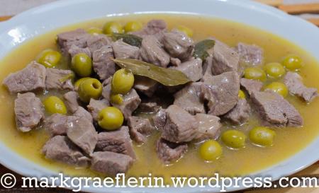 Vitello all’uccelletto – Kalbfleisch in Weisswein mit Orecchiette Vitello all’uccelletto – Kalbfleisch in Weisswein mit Orecchiette