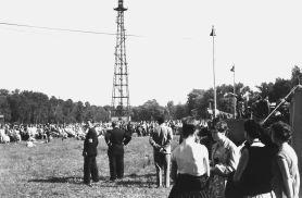Fallschirmsprungturm auf der Peißnitz in Halle (wahrscheinlich Ende der 60er)