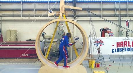 Kettenreaktion der Harlem Globetrotters und Studenten Kettenreaktion der Harlem Globetrotters und Studenten