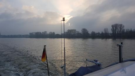21_a-rosa-brava-Flusskreuzfahrt-Rhein-Kielwasser-Holland-Niederlande
