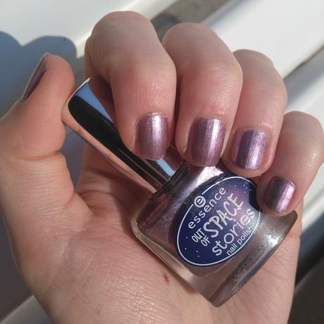 [Werbung]  essence Out of Space Stories nail polish 02 across the universe