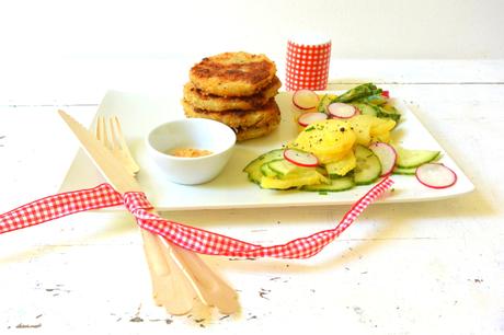 Knusprige Kohlrabi-Schnitzel an Kartoffel-Radieschen-Salat