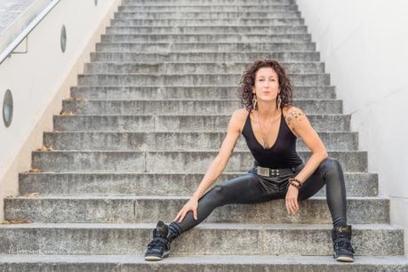Begegnung durch Bewegung: StuntWoman Cornelia Dworak aus Wien