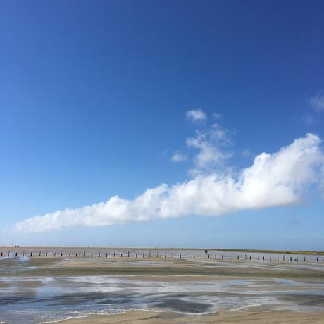  Foto: Kung Shing -  Watt'n Traum: Eine Wolke macht sich bei Ebbe mal lang  