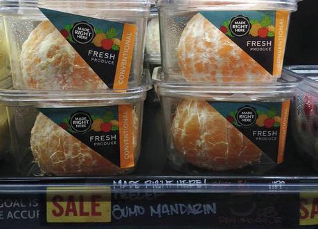 Die 11 überflüssigsten Plastikverpackungen für Lebensmittel Absurde Plastikverpackungen - Hier: Geschälte Mandarinen