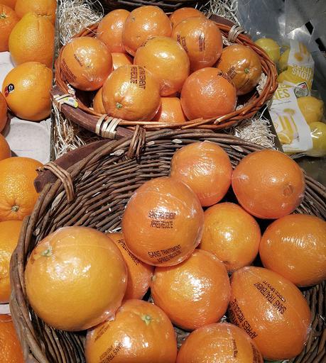 Die 11 überflüssigsten Plastikverpackungen für Lebensmittel Unnötige Plastikverpackung bei Orangen