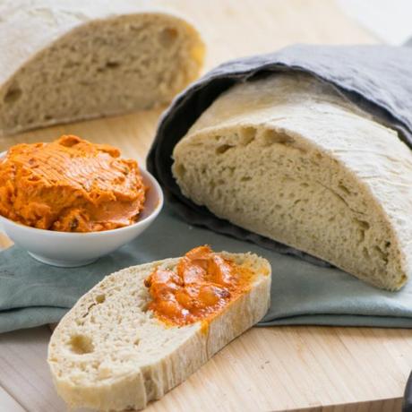 Duftendes Kräuter Ciabatta zum Grillen oder für einen Tapas Abend Duftendes Kräuter Ciabatta zum Grillen oder für einen Tapas Abend