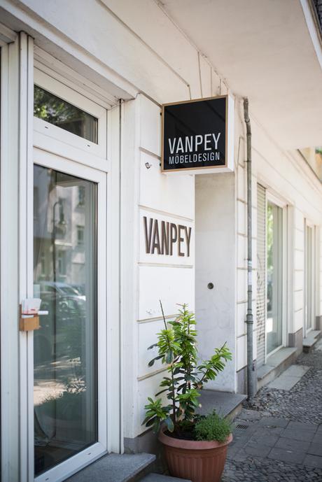 zu Besuch bei Vanpey in Berlin, Möbelmanufaktur 