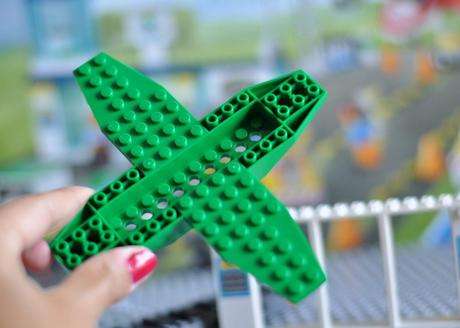 Wir werden 4! Kinder entwickeln sich. Bauen mit Lego Junior #Werbung #Bloggeburtstag #Kinder #Lego #batseln #bauen #Spieltipp #geburtstag