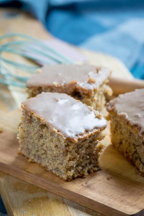 Super saftiger Nusskuchen mit leckerem Zimtguss Super saftiger Nusskuchen mit leckerem Zimtguss