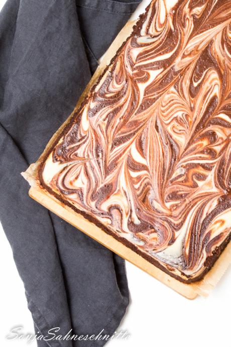 Rezept für einfache marmorierte Cheesecake Brownies -recipe for easy marbeld cheesecake brownies from scratch