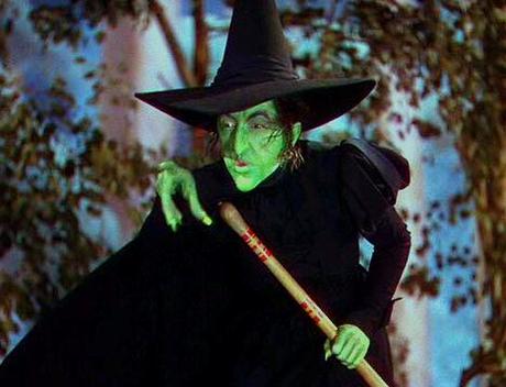 Schrecklich schön: Halloween-Chic Ist das Marc Jacobs? Nein, das ist die böse Hexe aus dem “Zauberer von Oz”.