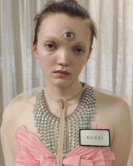 Schrecklich schön: Halloween-Chic Foto: Gucci Hub - Little Shop of Horror: Mit seinen Entwürfen begeistert Gucci-Kreativdirektor Alessandro Michele die Modewelt.