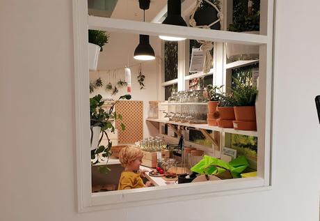 Schwedisches Design trifft auf schwedisches Design - Apfelbäckchen im Möbelhaus mit Ebbe + Gewinnspiel