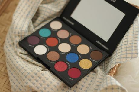 L.O.V Hatice Schmidt Eyeshadow Palette The Tea is hot Review und Swatches