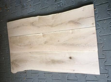 DIY Esstisch aus alten Holzbohlen selber bauen DIY Esstisch selber bauen - Anleitung