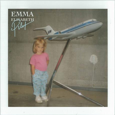 Retro-Style-Video mit Emma Elisabeth und ihrer neuen Single ‘Pilot’ Retro-Style-Video mit Emma Elisabeth und ihrer neuen Single ‘Pilot’