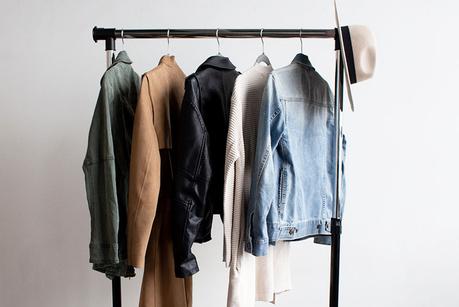 Fast Fashion – Fakten, Ursachen, Folgen & Lösungen Fast Fashion – Fakten, Ursachen, Folgen & Lösungen