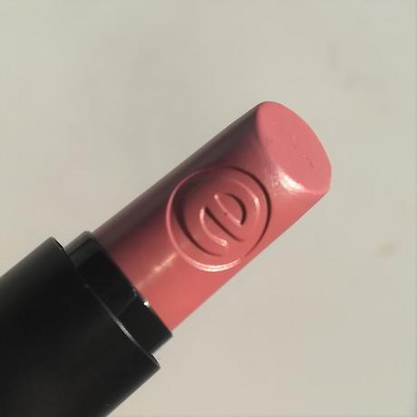 [Werbung] essence ultra LAST instant colour lipstick 07 undress my lips
