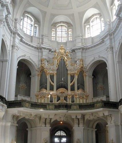 Die Katholische Hofkirche in Dresden