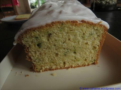 Zucchinikuchen mit Zitrone und Joghurt Zucchinikuchen mit Zitrone und Joghurt