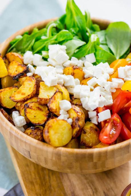 *Gewinnspiel* Baked Potatoe Bowl mit Sauce Hollandaise Honig Senf Röstkartoffel Salat mit Feta und Tomaten - tolles und gesundes Rezept für den Airfryer #airfryer #rezept #kartoffelrezept
