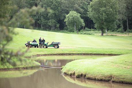 Golfballtaucher – ein Beruf für mehr Nachhaltigkeit im Golfsport Golfballtaucher fischen nach Golfbällen