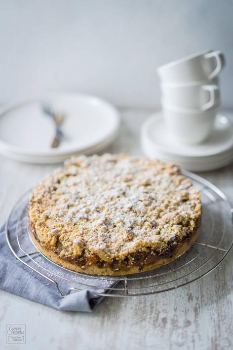 Apfelkuchen mit Pistazien und Pekannuss-Streusel Apfelkuchen mit Pistazien und Pekannuss-Streusel