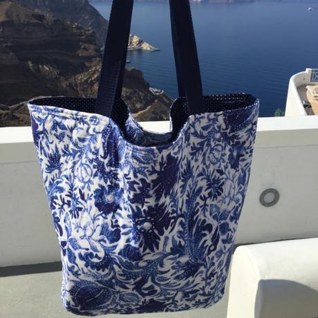 Blauweiße Geschichten – oder – Santorini, Strandtasche, Upcycling