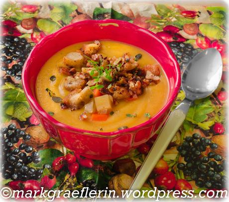 Samstagseintopf: Herbstliche Steckrüben-Suppe mit Walnuss-Croutons