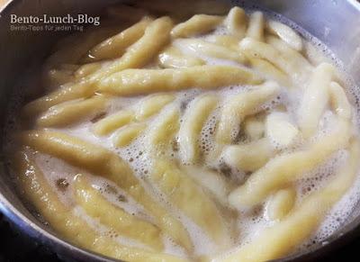 Rezept: Schupfnudeln mit dem Philips Pastamaker aus frischen Kartoffeln