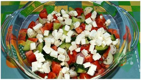 Paprikasalat mit Schafskäse Paprikasalat mit Schafskäse