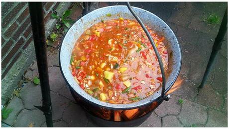 Kesselgulasch ca 30 l alle Zutaten, Ideal für jede Party oder Feier Kesselgulasch ca 30 l alle Zutaten, Ideal für jede Party oder Feier