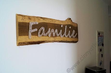 Unsere Familien-Wand bekommt auch einen ganz neuen Look #DIY #StringArt #Holz