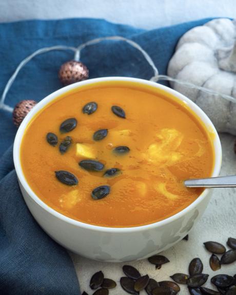 Cremige Kürbissuppe mit Kokosmilch Cremige Kürbissuppe mit Kokosmilch