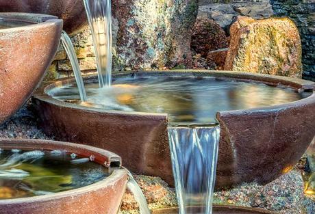 2 Gartenbrunnen für eine effiziente Bewässerung des Außenbereichs Gartenbrunnen