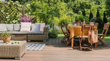Gemütliche Terrasse – Das ist möglich mit Pflanzen und Co. Terrasse mit stylischen Gartenmöbeln